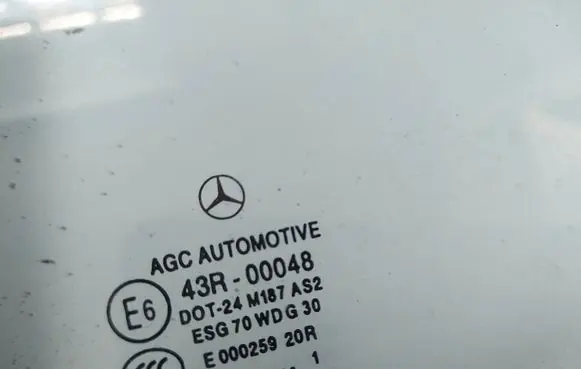 Mercedes-Benz C W204 Rear side window A2046707112