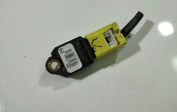Toyota Auris 150 Airbag deployment crash/impact sensor 8983102080
