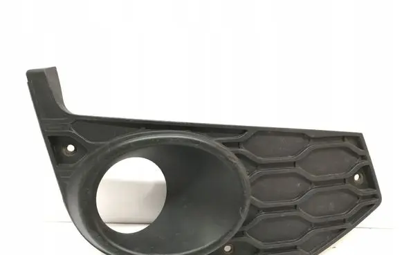 Iveco Daily 6th gen Front bumper lower grill