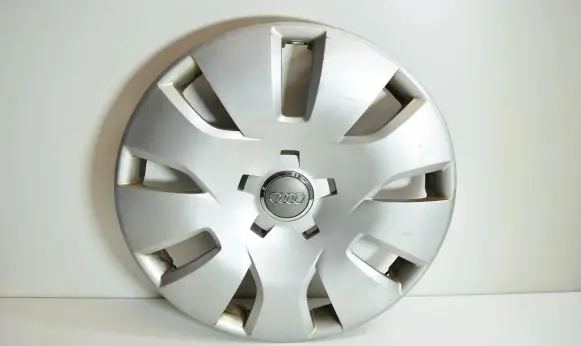 Audi A4 S4 B8 8K R16 wheel hub/cap/trim 8K0601147