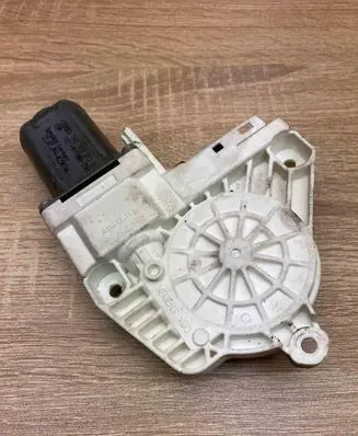 Audi A6 S6 C6 4F Rear door window regulator motor 8K0959812B