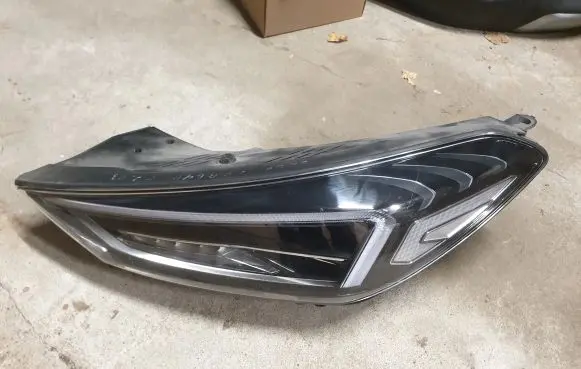 Hyundai Tucson TL Headlight/headlamp 92101D7700