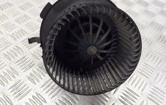 Opel Zafira B Front door blower motor A3370G