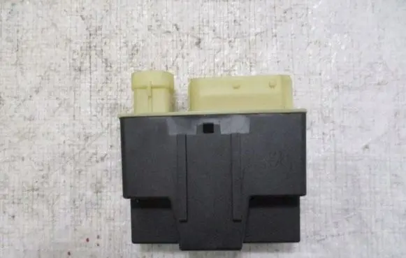 Citroen C4 Grand Picasso Coolant fan relay 9801916680