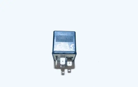 Audi A6 S6 C4 4A Other relay 8a0951253a 899585