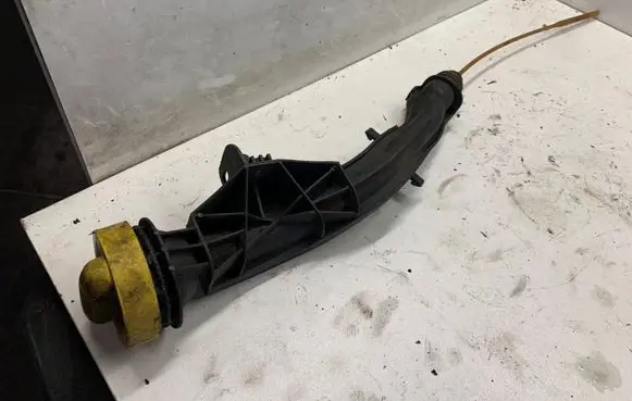 Peugeot 307 Oil fill pipe 2277