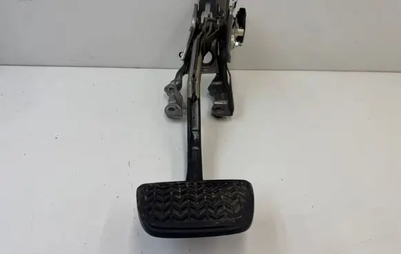 Toyota Prius (XW30) Brake pedal 4712150020 8951020041