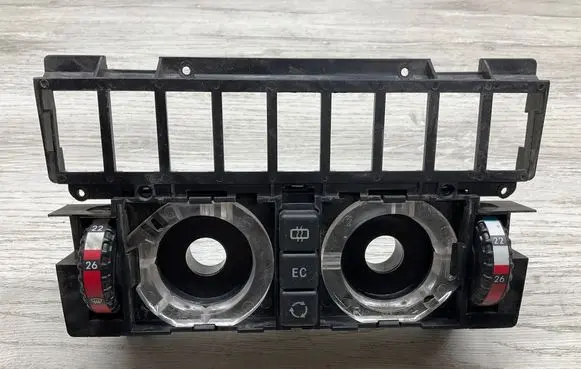 Mercedes-Benz E W124 Climate control unit 1248303885 9140010183