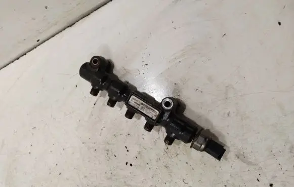 Volvo V70 Fuel main line pipe 9654592680