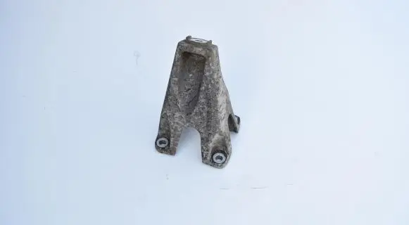 Audi A8 S8 D3 4E Engine mounting bracket 4E0199308BG