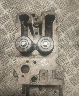 Jeep Cherokee XJ Engine head 