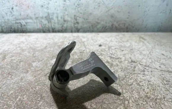 Volvo XC90 Rear door upper hinge 31424587 V526