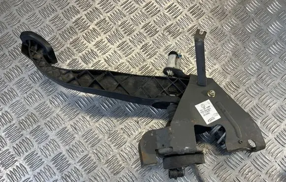 Volkswagen Transporter - Caravelle T5 Clutch pedal 7H1721059E 0015063