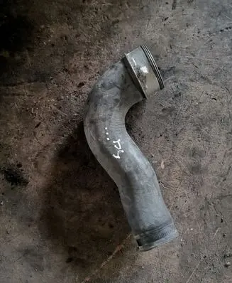 Volkswagen Scirocco Intercooler pipe mounting bracket 