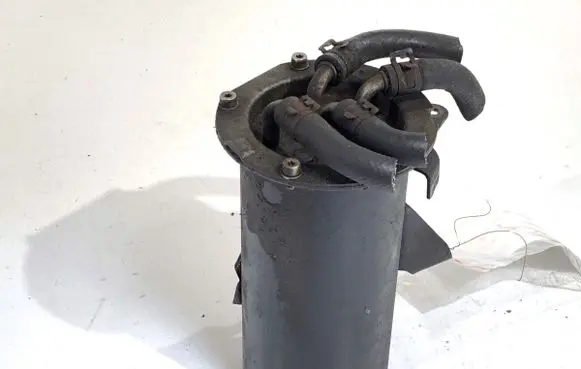 Volkswagen PASSAT B6 Fuel filter housing 3C0127400C