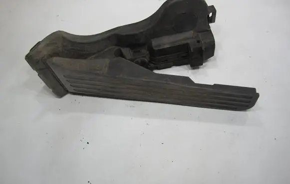 Volkswagen PASSAT B6 Accelerator throttle pedal 1K1721503L 6PV00860000