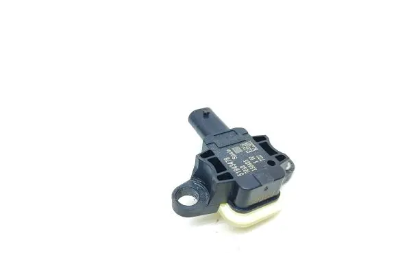 Maserati Levante Airbag deployment crash/impact sensor 51943478 150805 7210