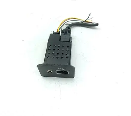Nissan Leaf II (ZE1) AUX in-socket connector 284H35FA0C