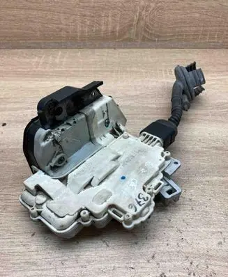 Audi A6 S6 C6 4F Rear door lock 4F0839015A