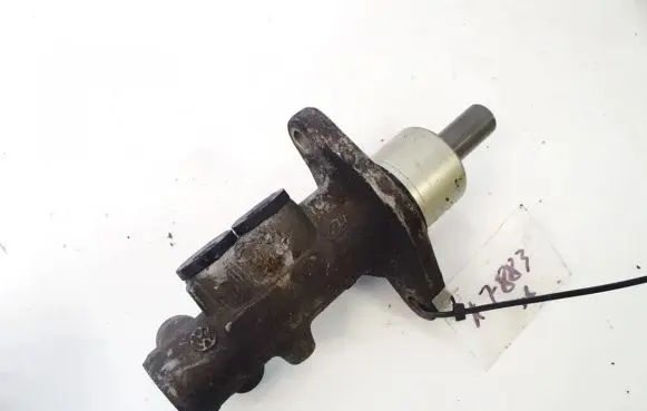 Volkswagen PASSAT B4 Master brake cylinder