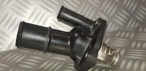 Jaguar XE Engine coolant pipe/hose 5653258