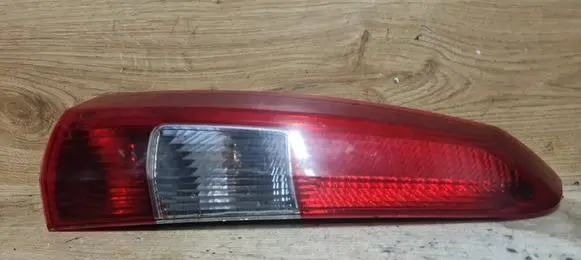 Volvo V70 Rear/tail lights 9154493