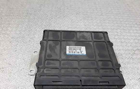 Mitsubishi Space Wagon Engine control unit/module E2T72571 MD362110