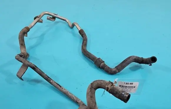 Engine coolant pipe/hose