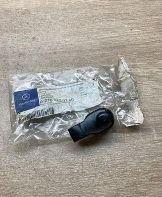 Mercedes-Benz E W210 Rear wiper blade arm A2108240149