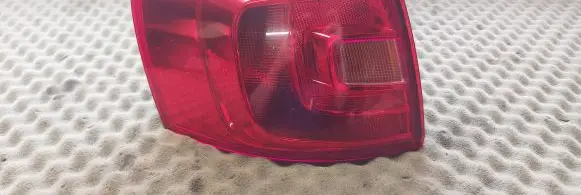 Volkswagen Jetta VI Rear/tail lights 5C6945095