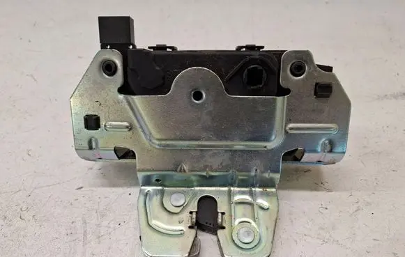 Opel Zafira B Loading door lock 495058724