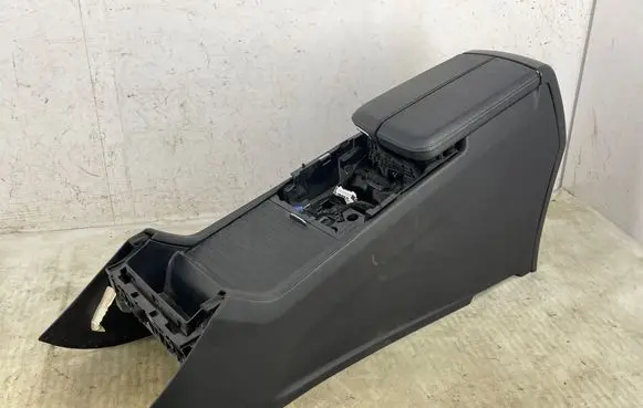 Mercedes-Benz GLE (W166 - C292) Center console A1666803803 A1666803703
