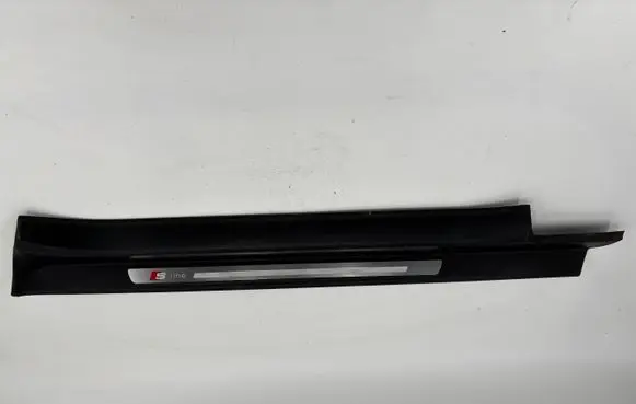 Front sill trim cover