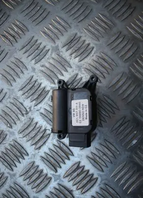 Volkswagen Golf V A/C air flow flap actuator/motor 3C1907511A