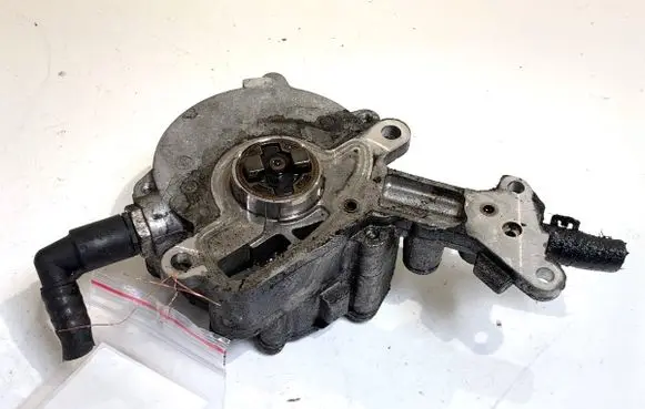 Skoda Octavia Mk2 (1Z) Vacuum pump 038145209M