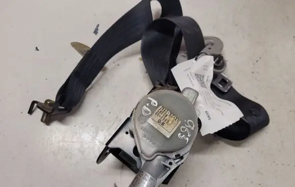 Mazda 5 Front seatbelt 050563 T89334T