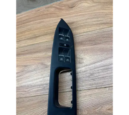 Volkswagen Touran I Electric window control switch 1T1867371H