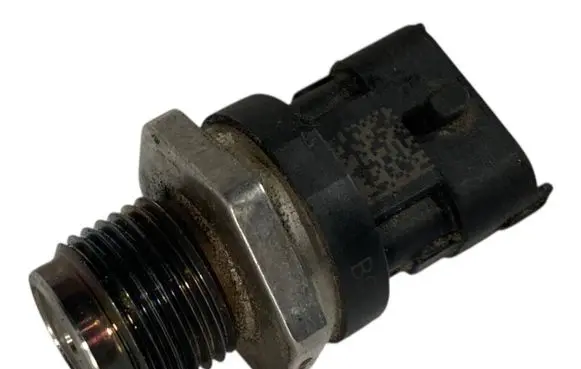 Volvo XC70 Fuel pressure sensor 0281002707