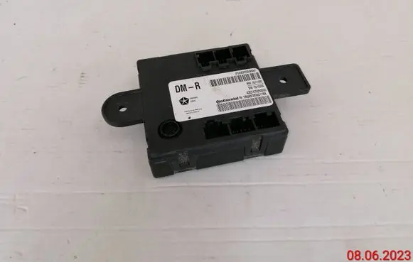 Chrysler Pacifica Sliding door control unit/module 68225096AF