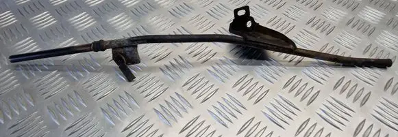 Toyota RAV 4 (XA20) Oil level dip stick 