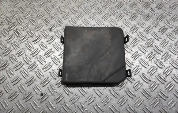 Nissan Qashqai Fuse box cover GF20M10
