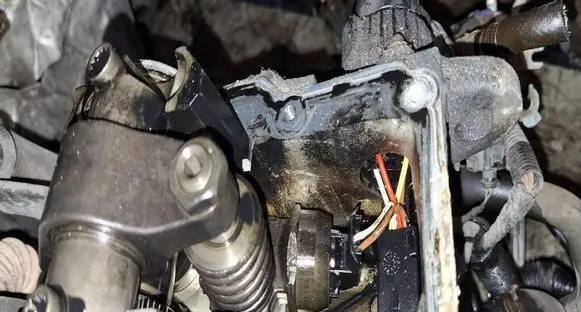 Volkswagen Polo IV 9N3 Fuel injector 