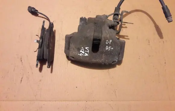 Volkswagen PASSAT B5.5 Front brake caliper