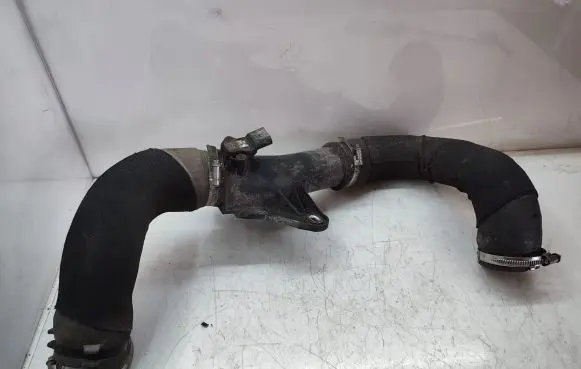 Audi Q5 SQ5 Intercooler hose/pipe 8K0145673R