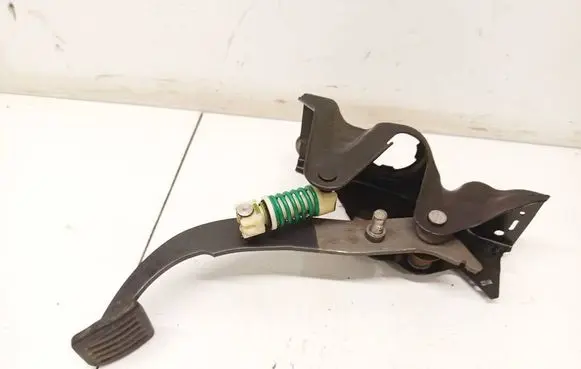Ford Mondeo MK IV Clutch pedal 7g9n7b633aha