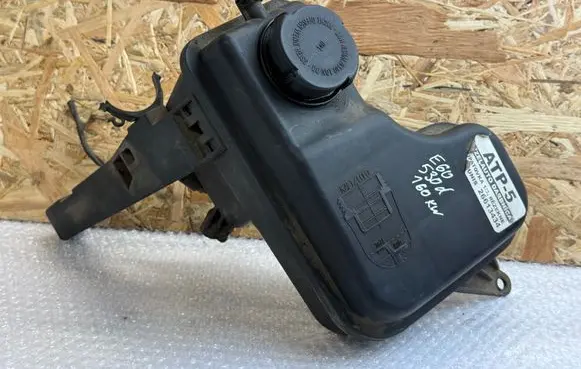 BMW 5 E60 E61 Coolant expansion tank/reservoir 7785013 778501307 17137785013