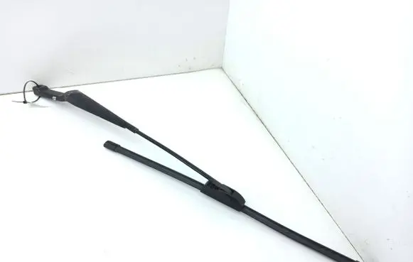 Mercedes-Benz ML W163 Front wiper blade arm 4416340