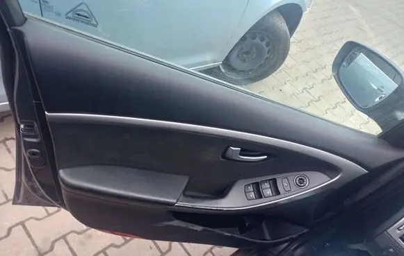 Hyundai i30 Rear door card trim 