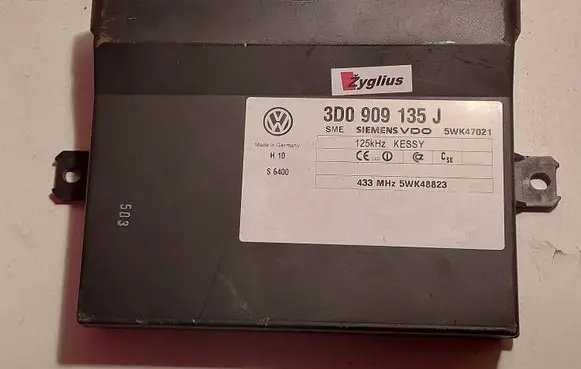 Volkswagen Touareg I Keyless (KESSY) go control unit/module 3D0909135J