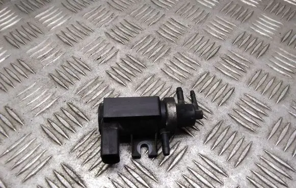Volkswagen Touareg I Turbo solenoid valve 1J0906627 72290320
